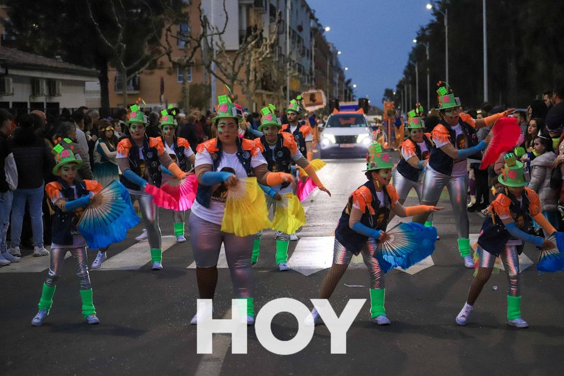 El desfile de este sábado contó con quince agrupaciones con un alto nivel. 