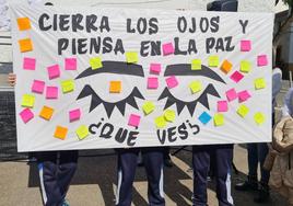 El colegio Sagrado Corazón sale a la calle por la paz
