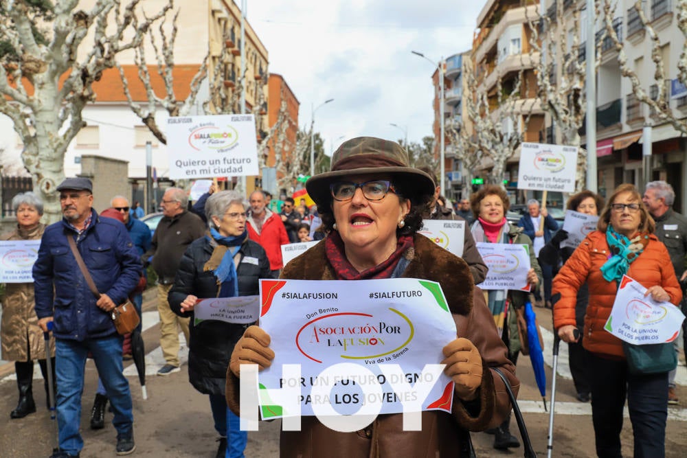 La manifestación a favor de la unión Don Benito-Villanueva, en imágenes