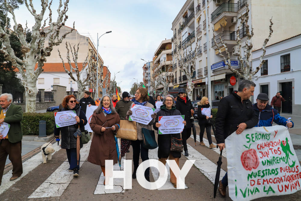 La manifestación a favor de la unión Don Benito-Villanueva, en imágenes