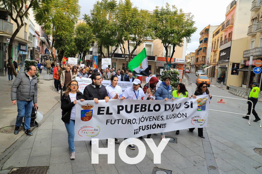 La manifestación a favor de la unión Don Benito-Villanueva, en imágenes