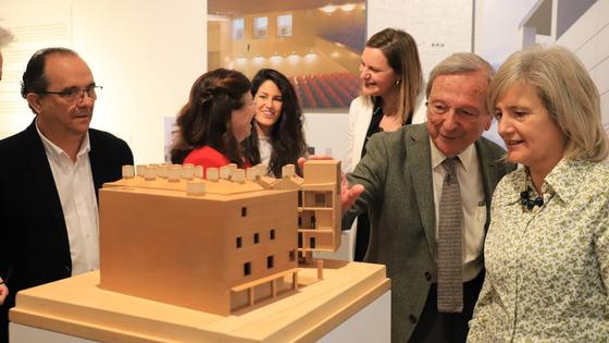 Una exposición muestra la huella de Rafael Moneo en Extremadura