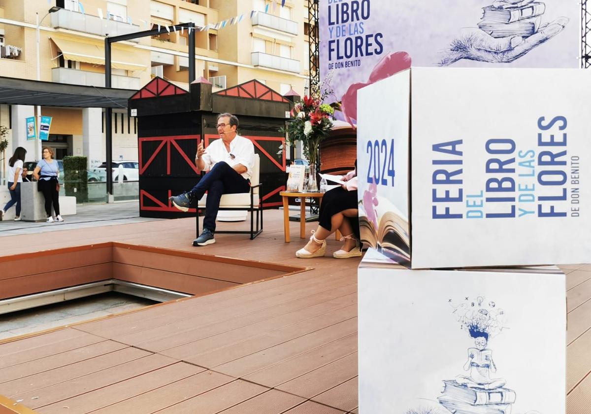 Javier Moro abre la Feria del Libro y de las Flores