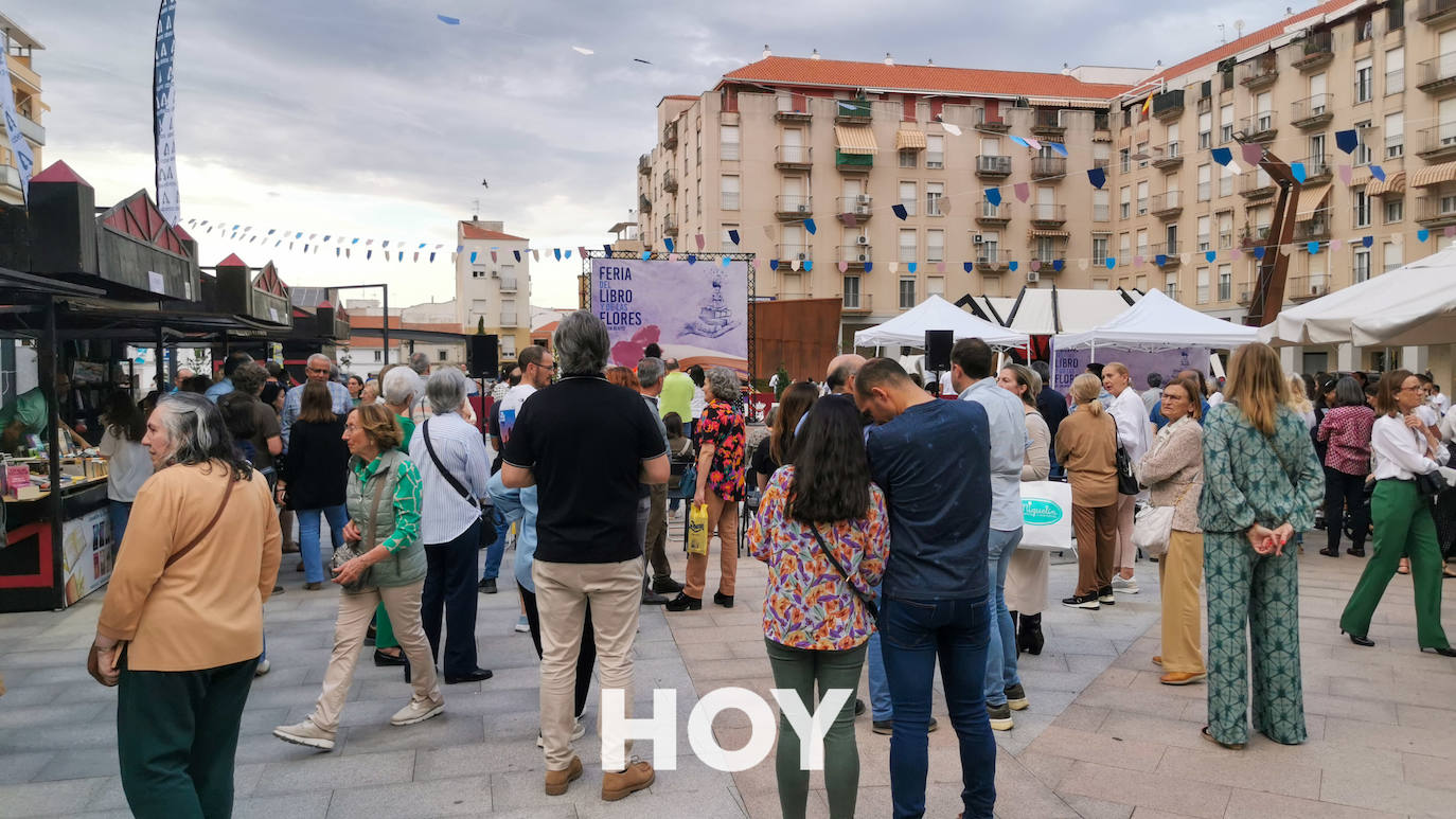 Nieves Herrero y Jesús Sánchez Adalid cierran una intensa Feria del Libro y de las Flores