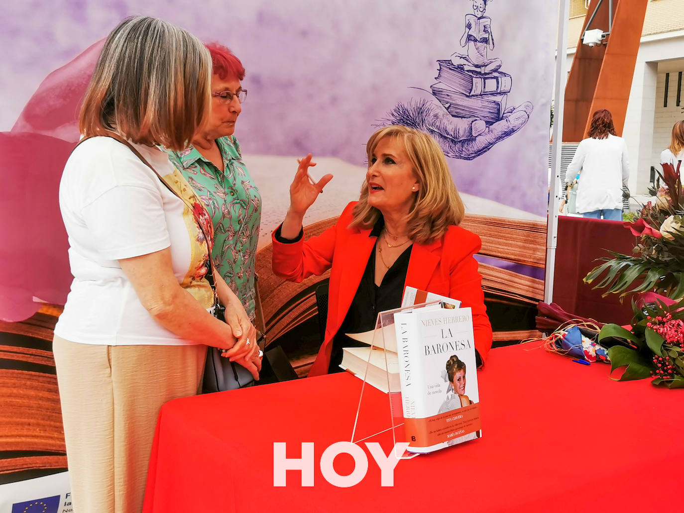 Nieves Herrero y Jesús Sánchez Adalid cierran una intensa Feria del Libro y de las Flores