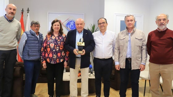 Diego Soto recibe un sencillo homenaje por sus 25 años como cronista