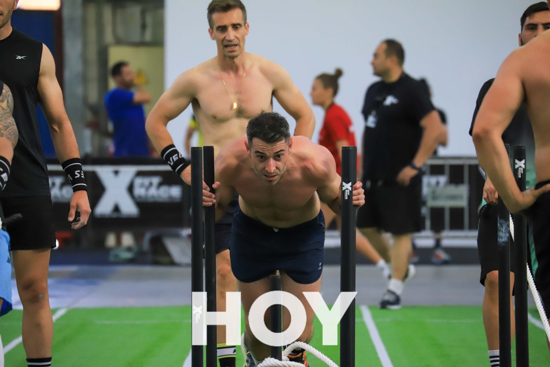 Decenas de deportistas sacan músculo en el XFit Race 2024