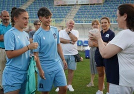 Visita de María Fernanda Sánchez al Féminas Don Benito el pasado en agosto de 2023.