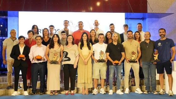 La alcaldesa anuncia la creación de unas becas deportivas