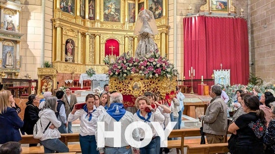 Ofrenda floral y despedida a la Virgen de las Cruces