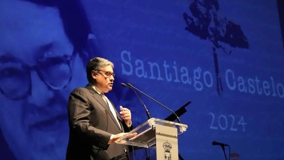 El Ayuntamiento unifica los premios periodísticos Santiago Castelo y Francisco Valdés