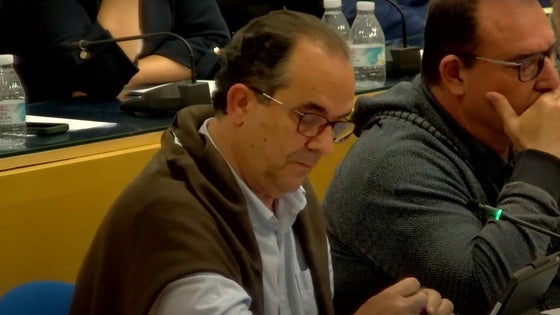 «El ansia de poder apuñala por la espalda, nunca mejor dicho»