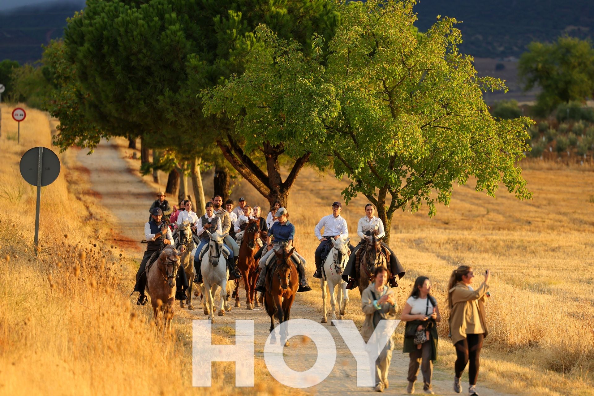 La llegada de la Virgen de las Cruces da inicio a 'La Velá'
