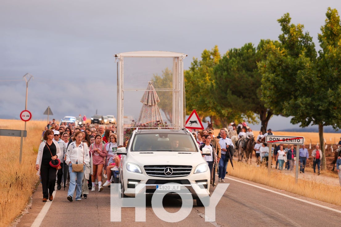 La llegada de la Virgen de las Cruces da inicio a 'La Velá'