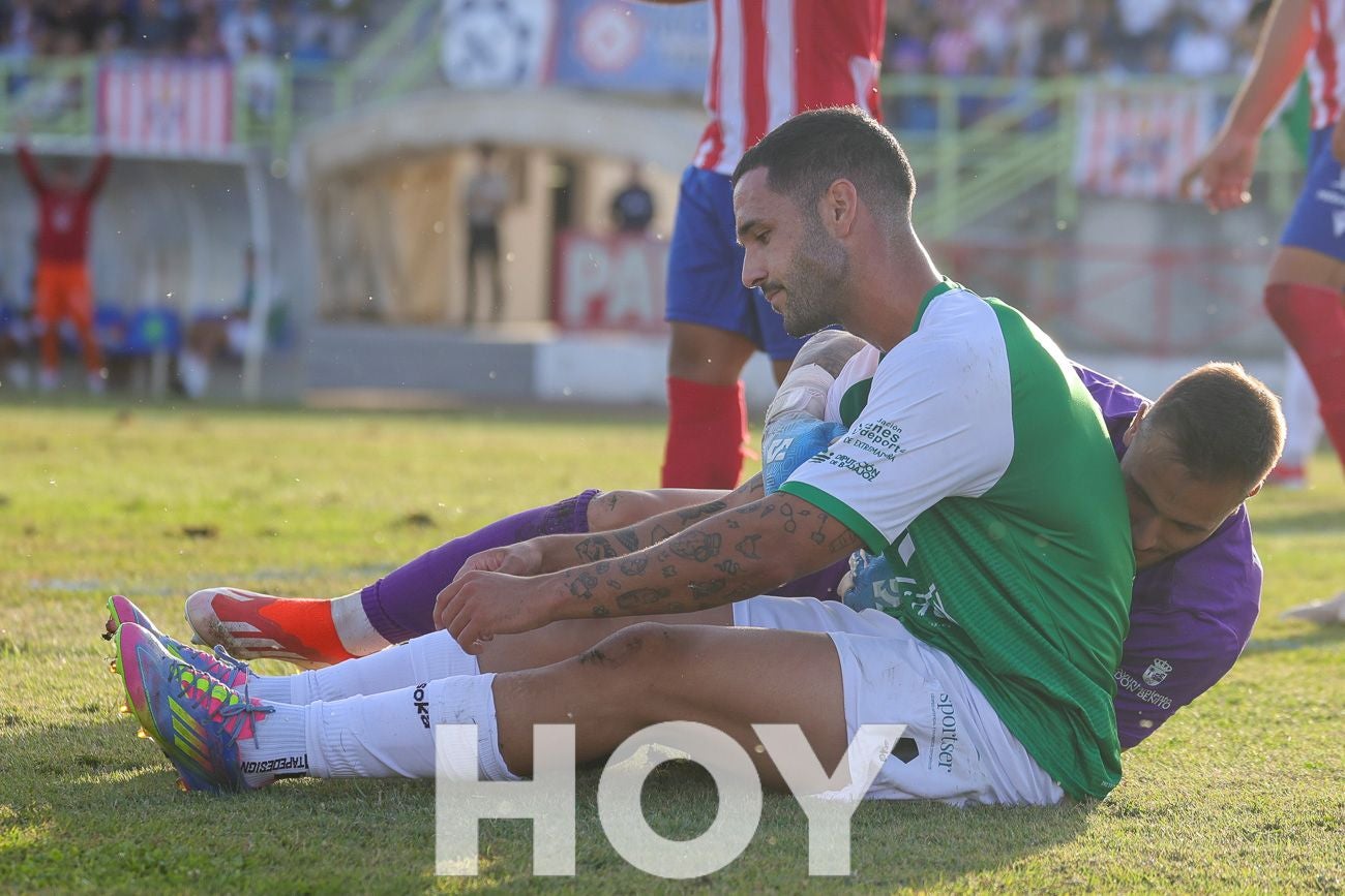 FOTOGRAFÍAS: El Don Benito se lleva el derbi contra el Villanovense