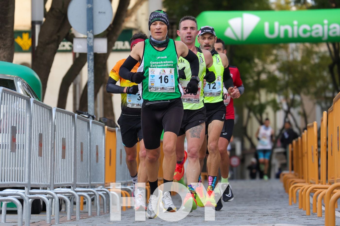 Gran ambiente de atletismo en las calles de Don Benito
