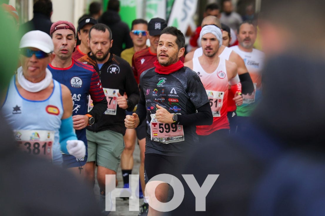 Gran ambiente de atletismo en las calles de Don Benito