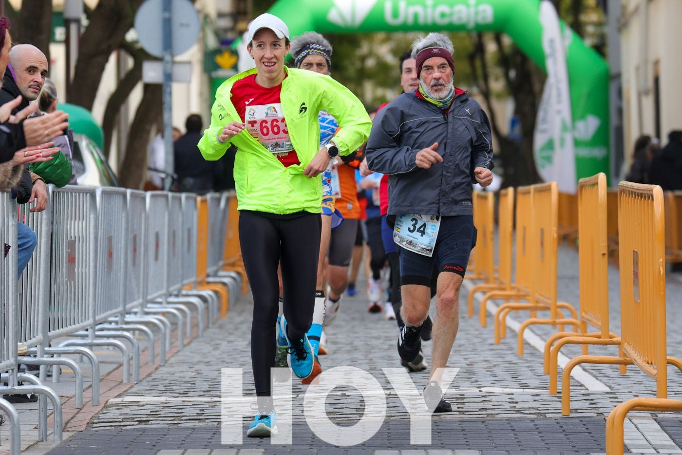 Gran ambiente de atletismo en las calles de Don Benito