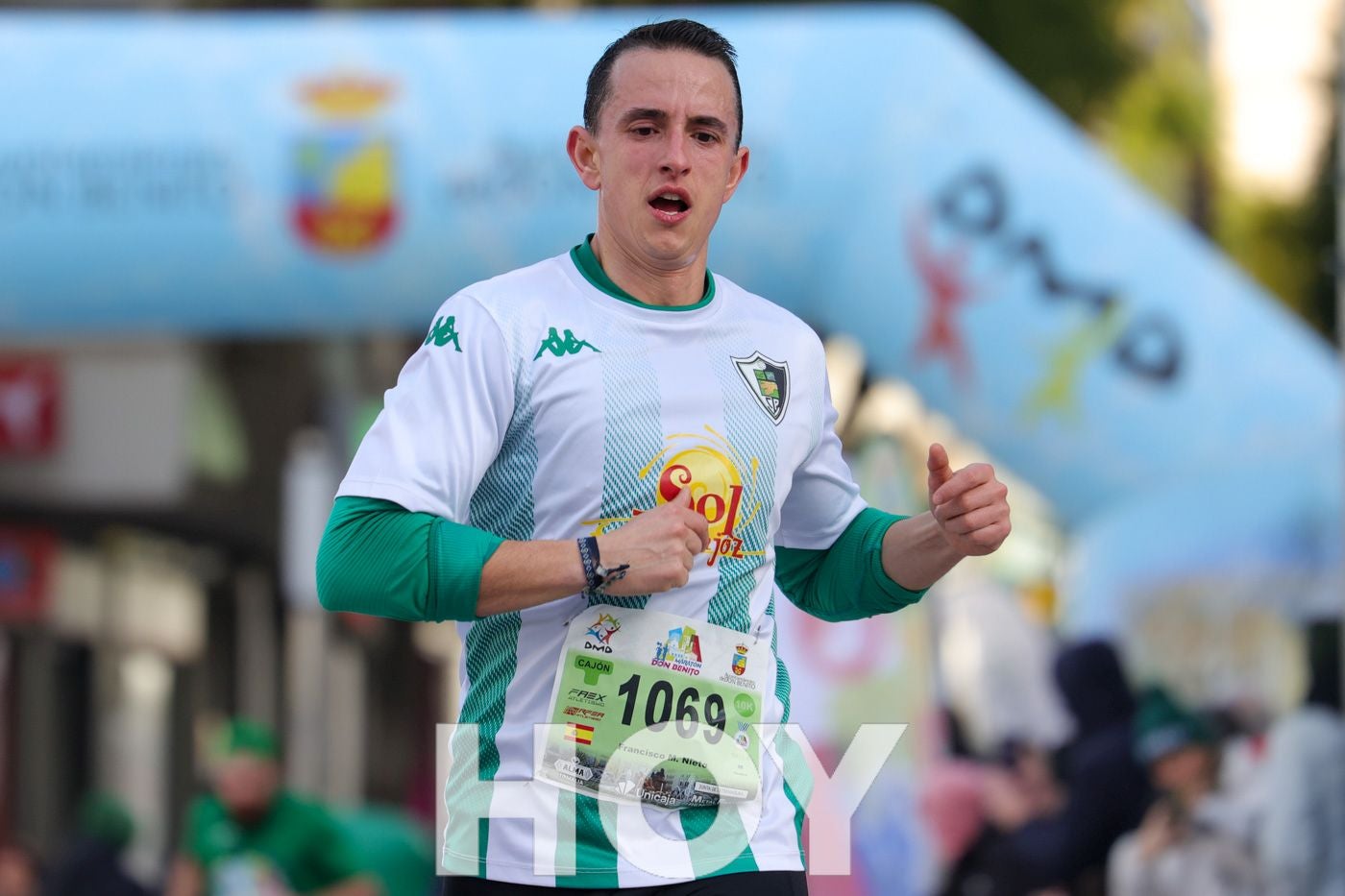 Gran ambiente de atletismo en las calles de Don Benito