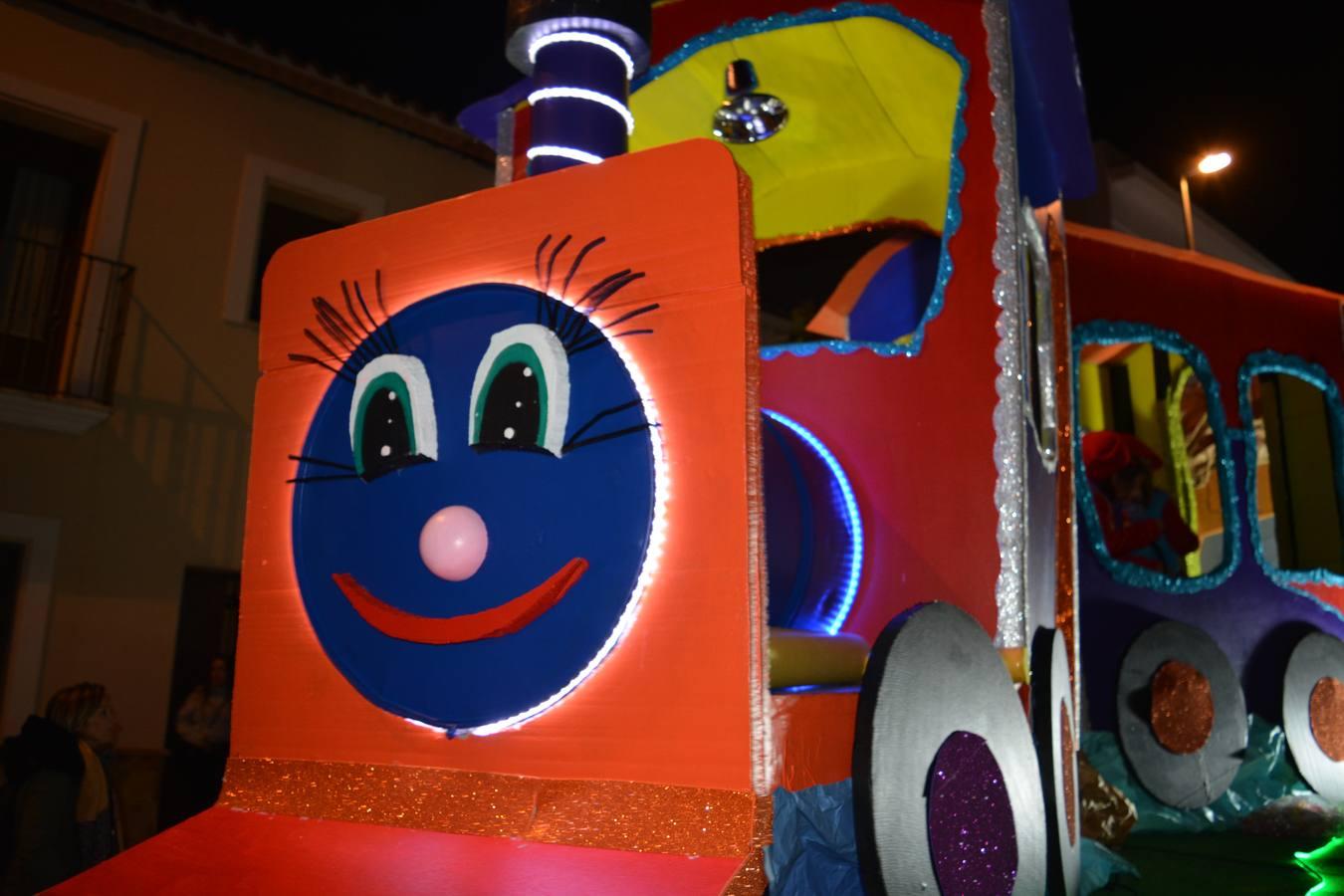 Imágenes de las carrozas que acompañaban a SSMM los Reyes Magos de Oriente, junto a los niños y jóvenes de Fregenal. 