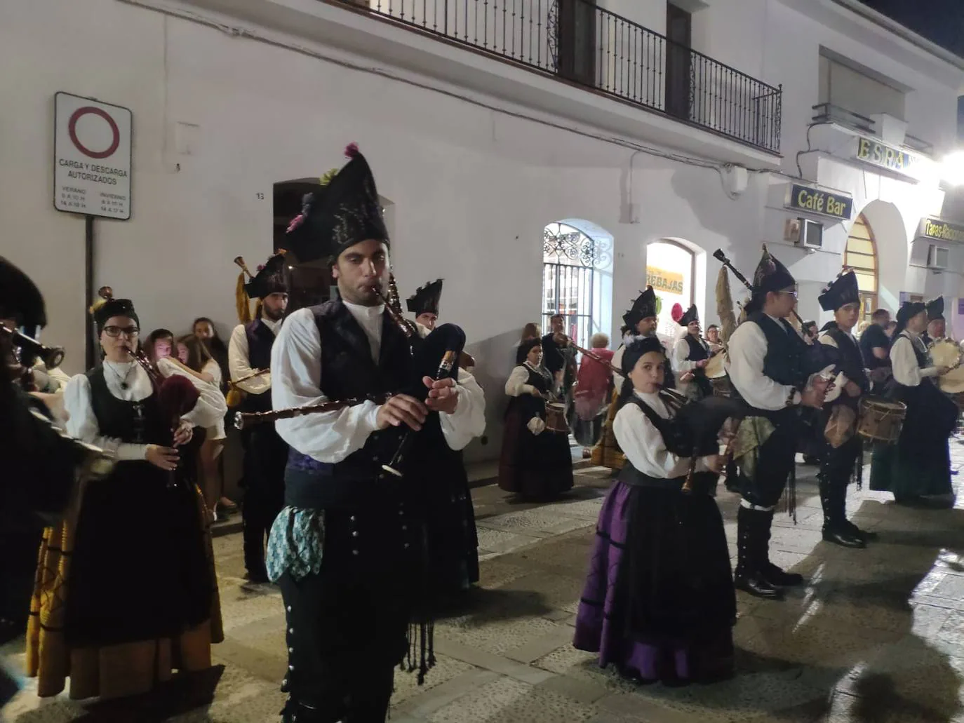 Pasacalles de la Asociación Cultural e Recreativa Arume de Malvas de Galicia 