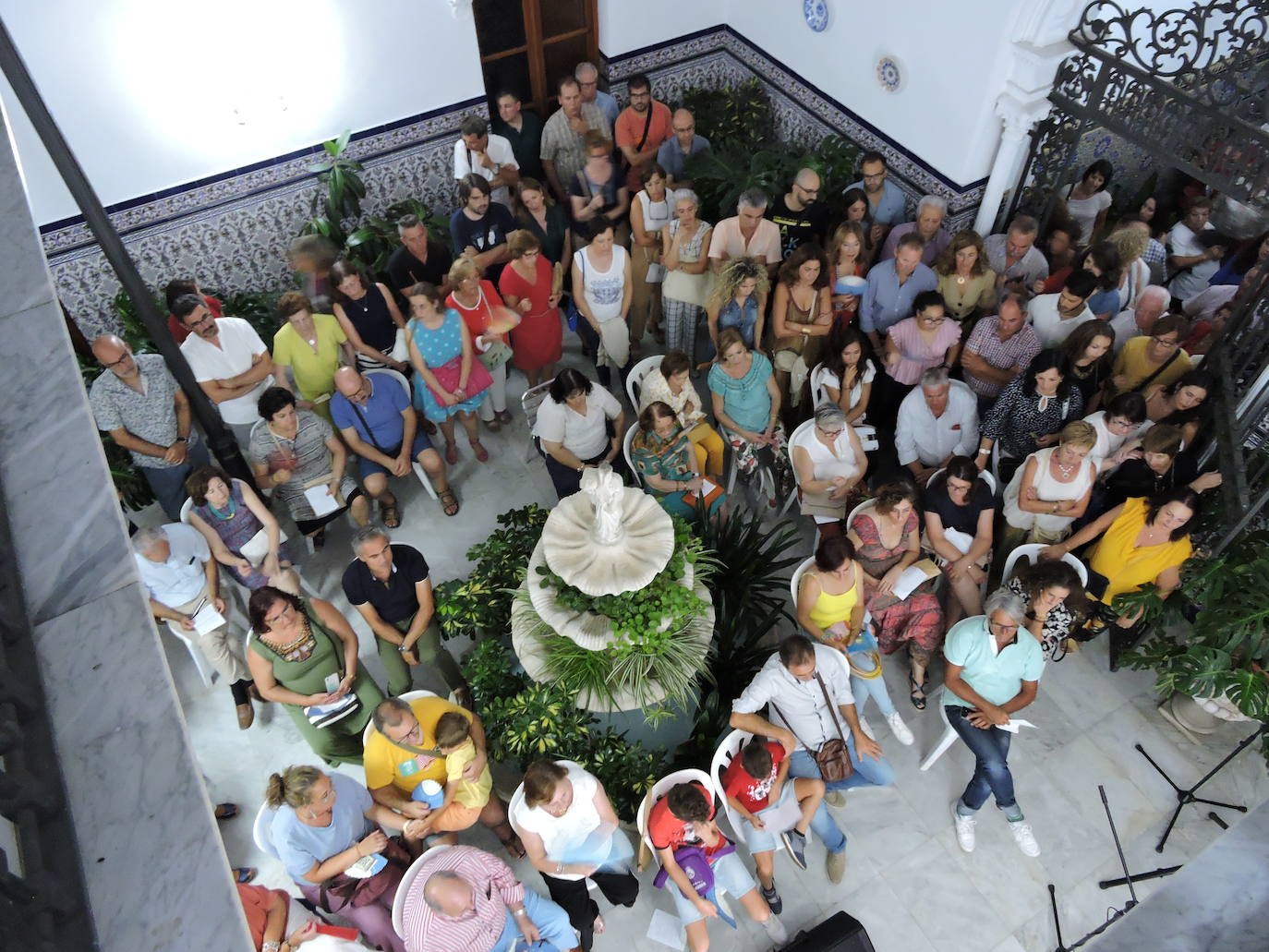 100 fotos sobre todas las actividades de la noche en blanco frexnense.