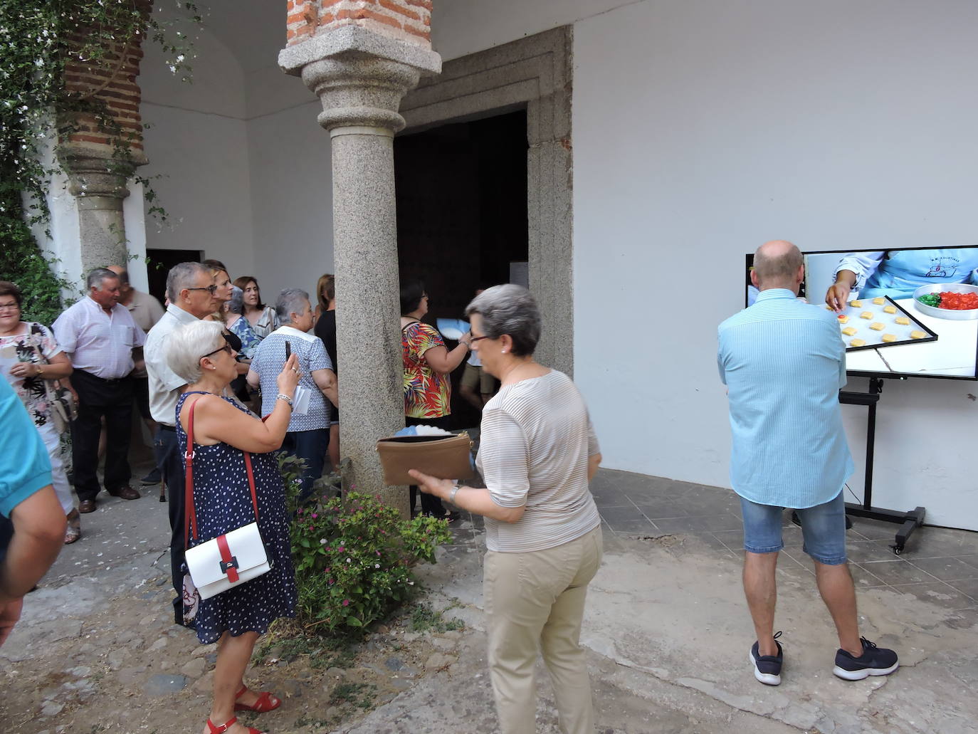 100 fotos sobre todas las actividades de la noche en blanco frexnense.