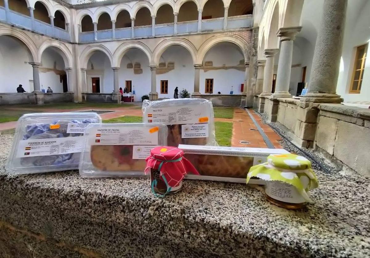 Mucho ambiente en el Mercado de Dulces Conventuales