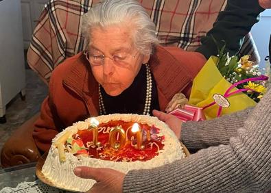 Imagen secundaria 1 - La frexnense Isabel Chamorro ha celebrado su 101 cumpleaños