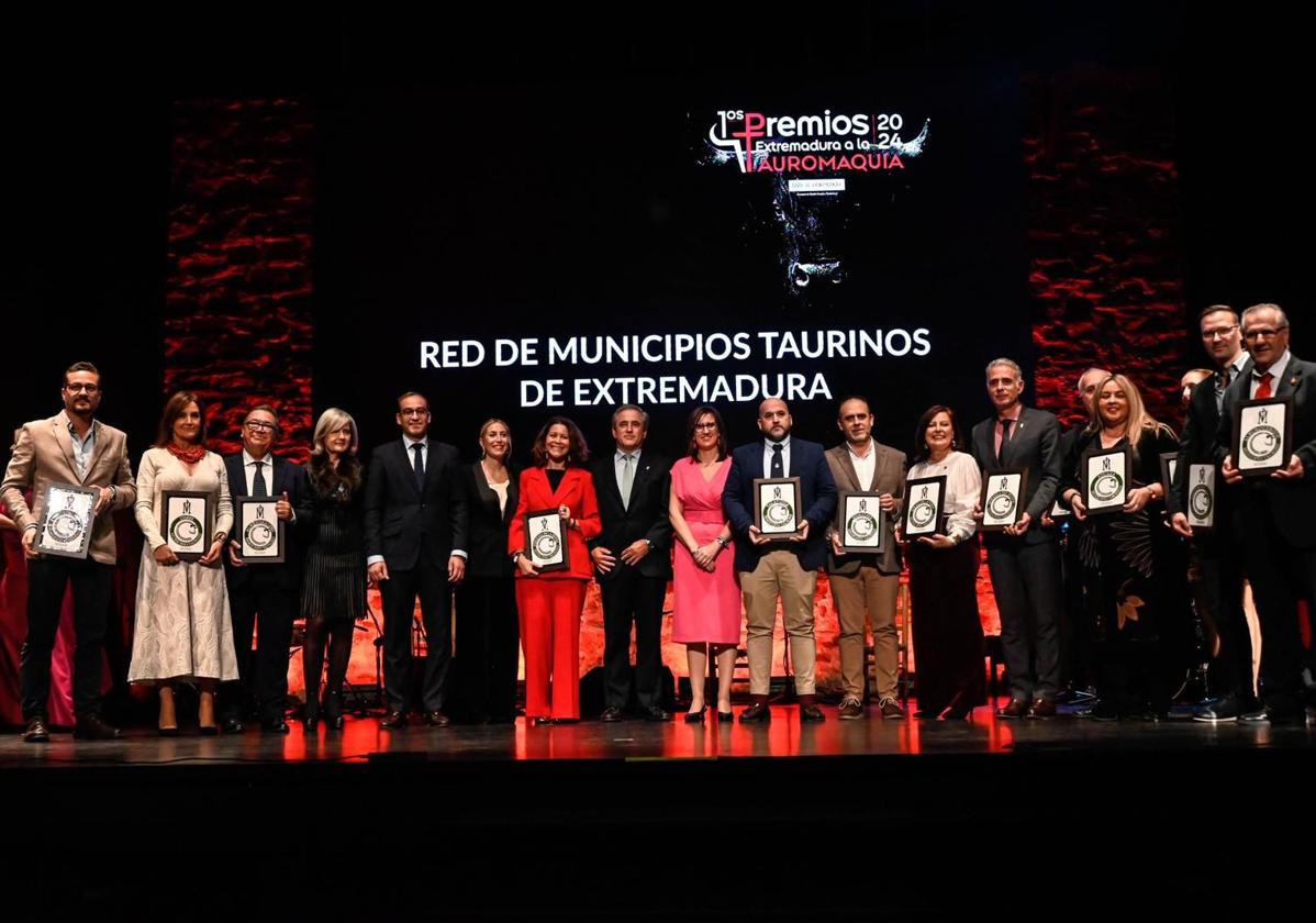 La Junta de Extremadura ha entregado los primeros Premios a la Tauromaquia