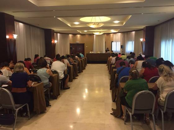  Alumnos del Centro Local de Idiomas realizando la prueba de nivel para el curso 16/17 