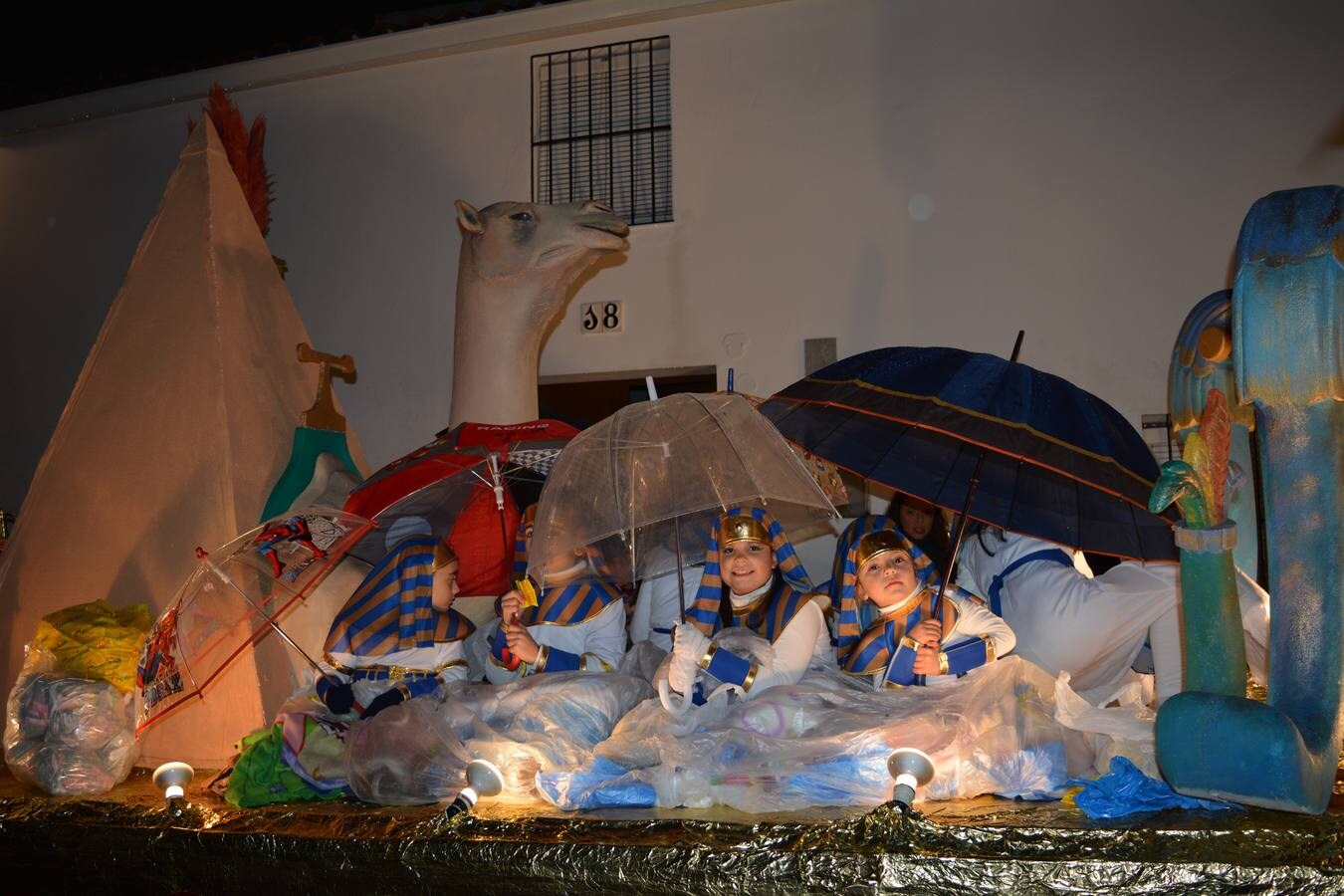 En Higuera la Real se terminó desafiando a la lluvia.