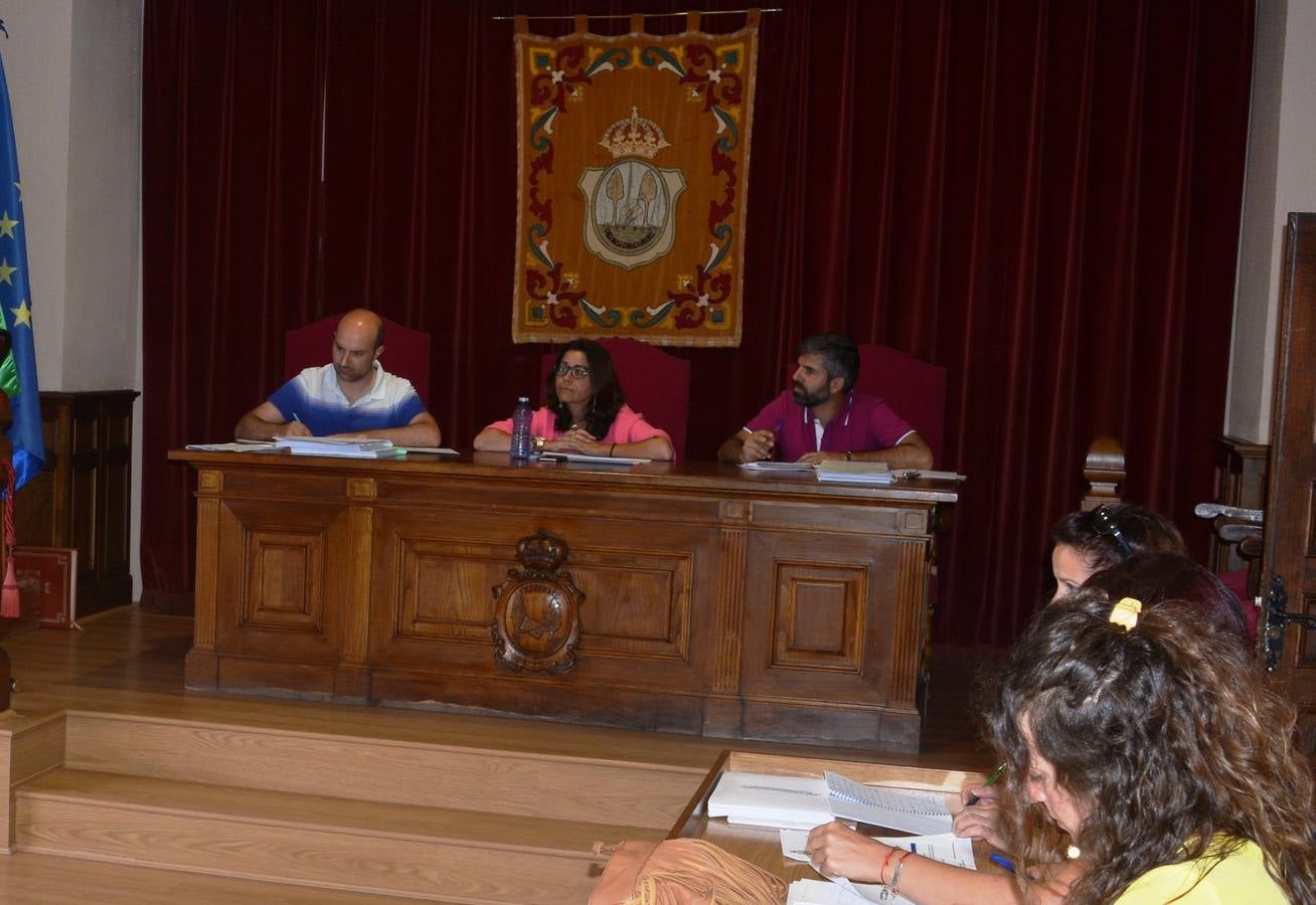 Tina Rodríguez afea la denuncia del PSOE sobre la subvención perdida, alegando que se guiaron por los informes de los técnicos y que han vuelto a solicitarla