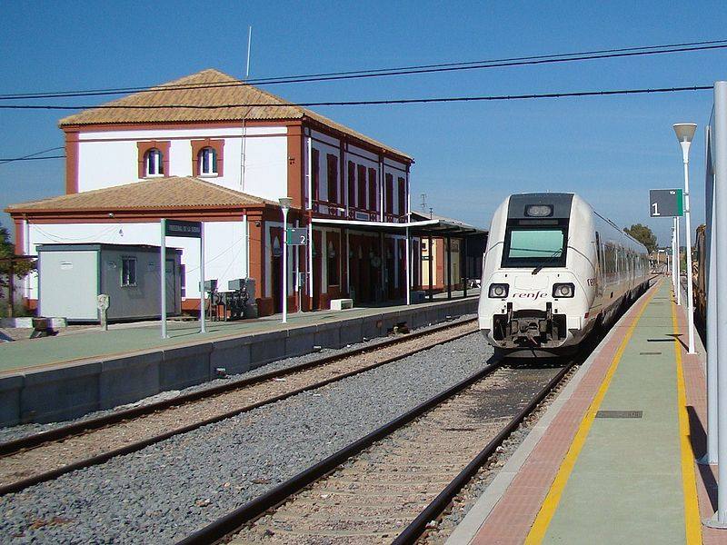 Un tren sufre una avería pocos minutos después de salir de la estación de Fregenal de la Sierra