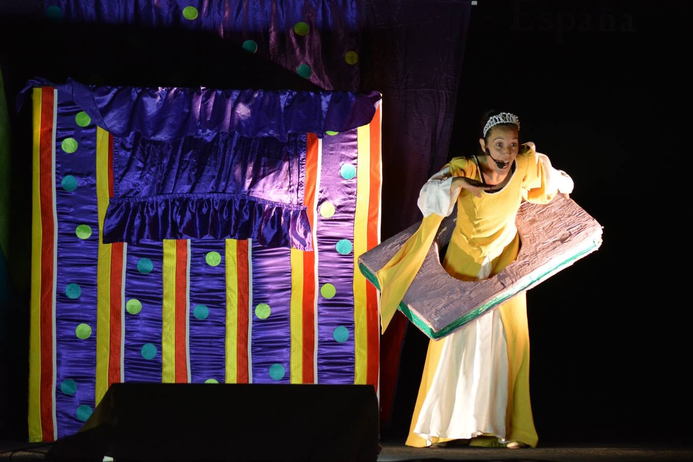 El festival inició su programación en el escenario principal con teatro infantil