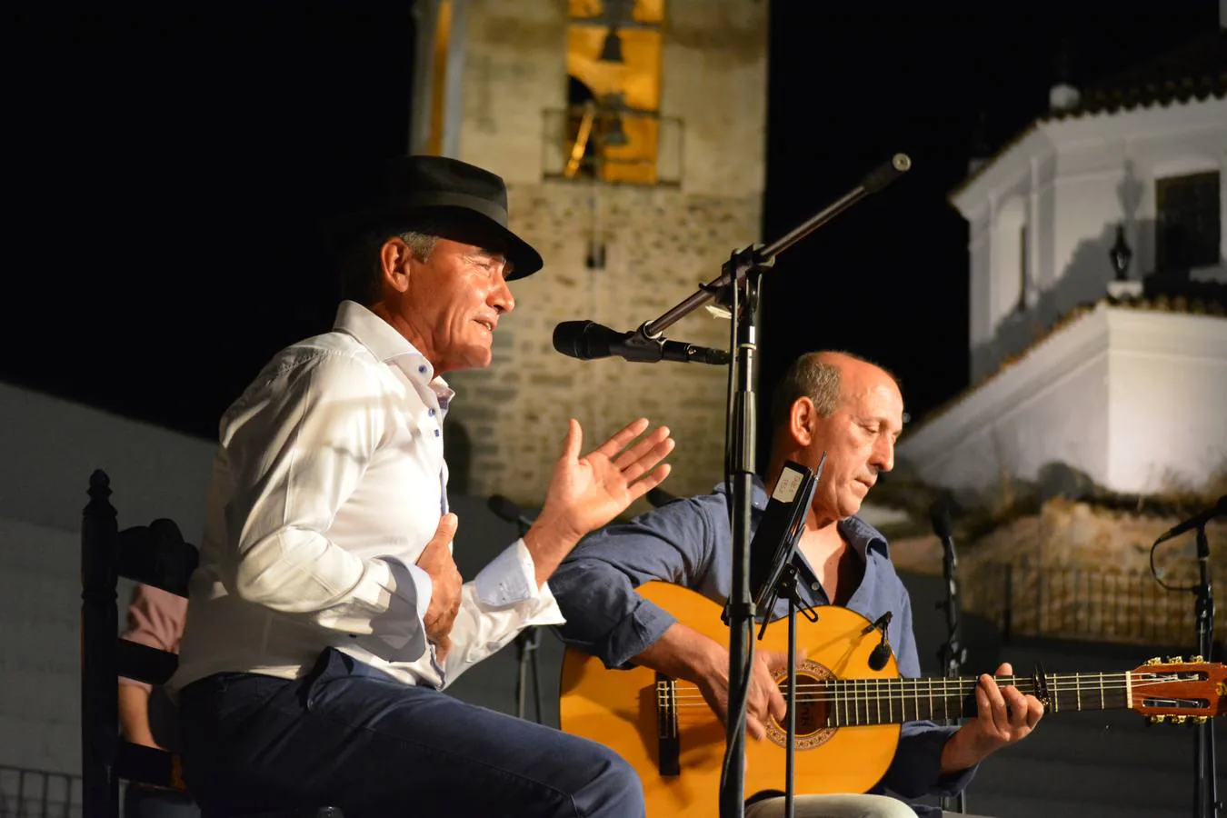 Ángel “El de la Cerca Nueva” y Bernardo Torosio dedicaron un sencillo pero emotivo fandango a Casimiro "El Pelón". 