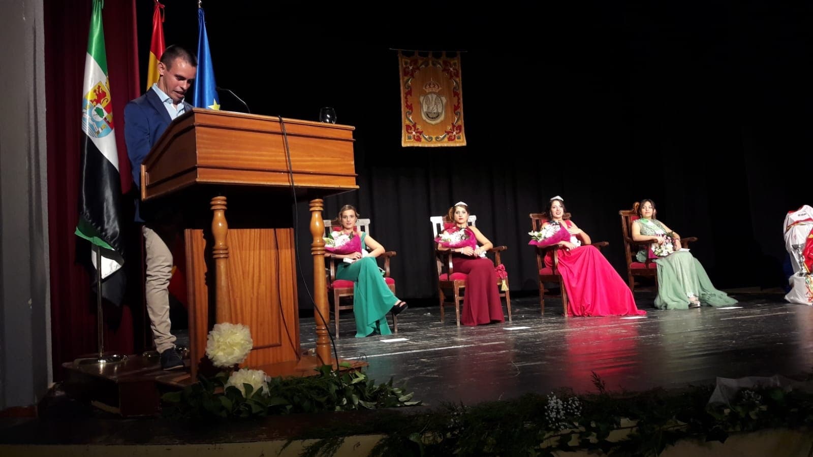 Un momento del pregón de Antonio Jesús Domínguez en el acto de proclamación de la reina y damas de San Matero./ADRIÁN LÓPEZ