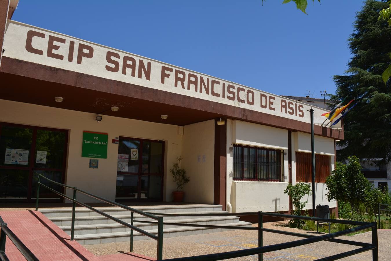 La AMPA del CEIP San Francisco de Asís solicita el aumento de personal docente en el centro