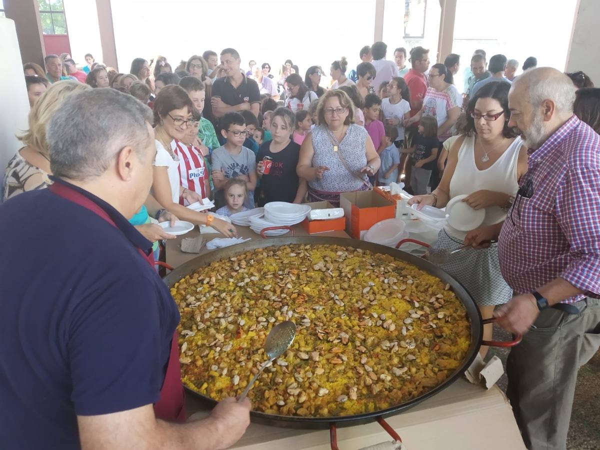 Sensacional paella para dar la bienvenida a la comunidad educativa