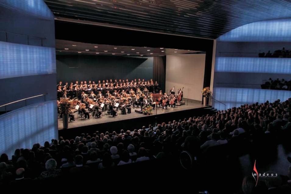 Coro Amadeus de Puebla de Calzada en el Palacio de Congressos de Badajoz. 