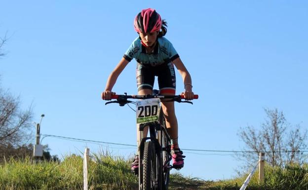 La fuentecanteña Paula Porras, tercera clasificada en los Judex Autonómicos y en el Ranking de Escuelas BTT 2019