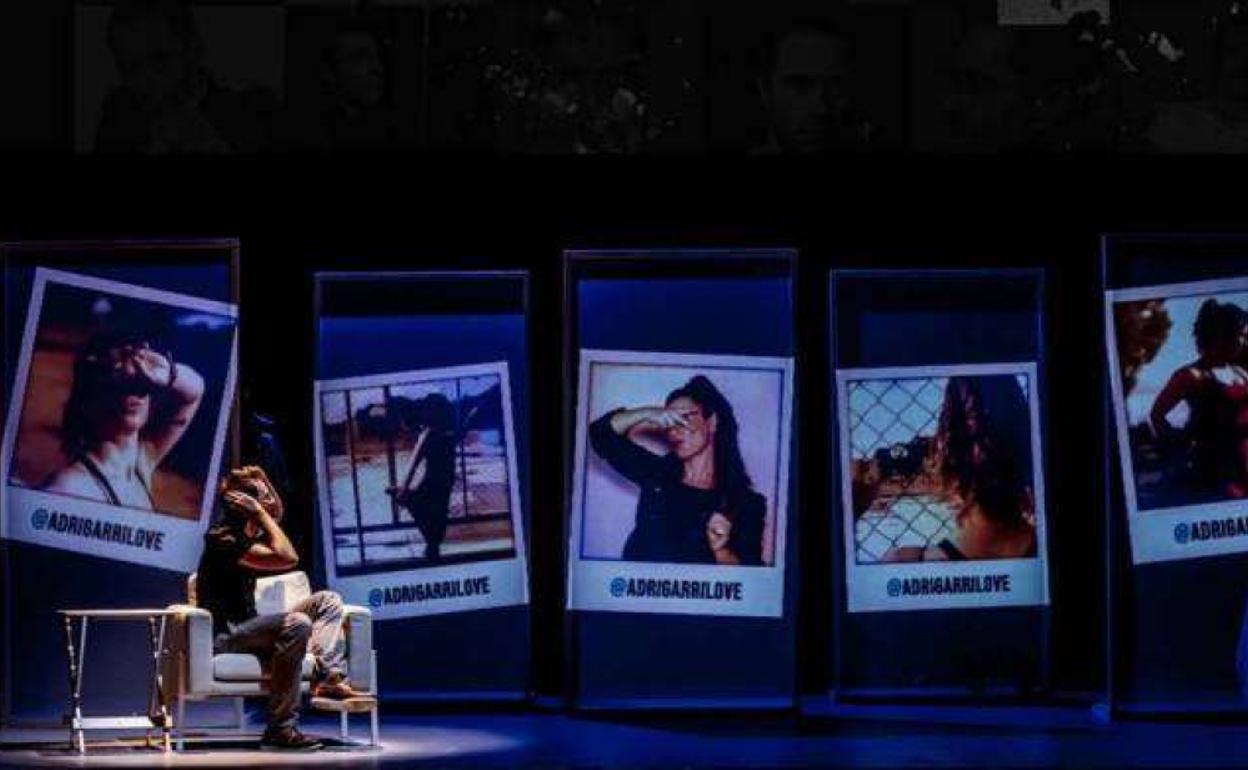 Representacion de @lone por el actor Simón Ferrero 
