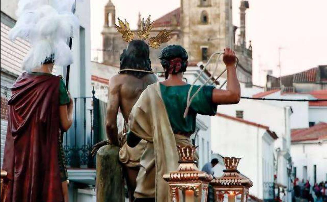 La Hermandad de Jesús Amarrado a la Columna y la Virgen del Mayor Dolor, pendientes del tiempo