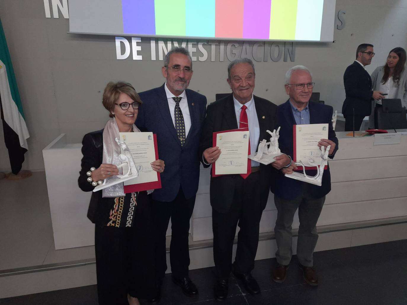 Juan Ramírez recibe el «Homenaje al maestro' de la Facultad de Educación de la Universidad de Extremadura
