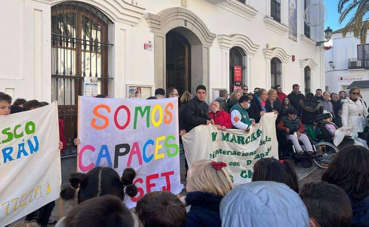 IV Marcha con motivo del Día Internacional de las Personas con Discapacidad