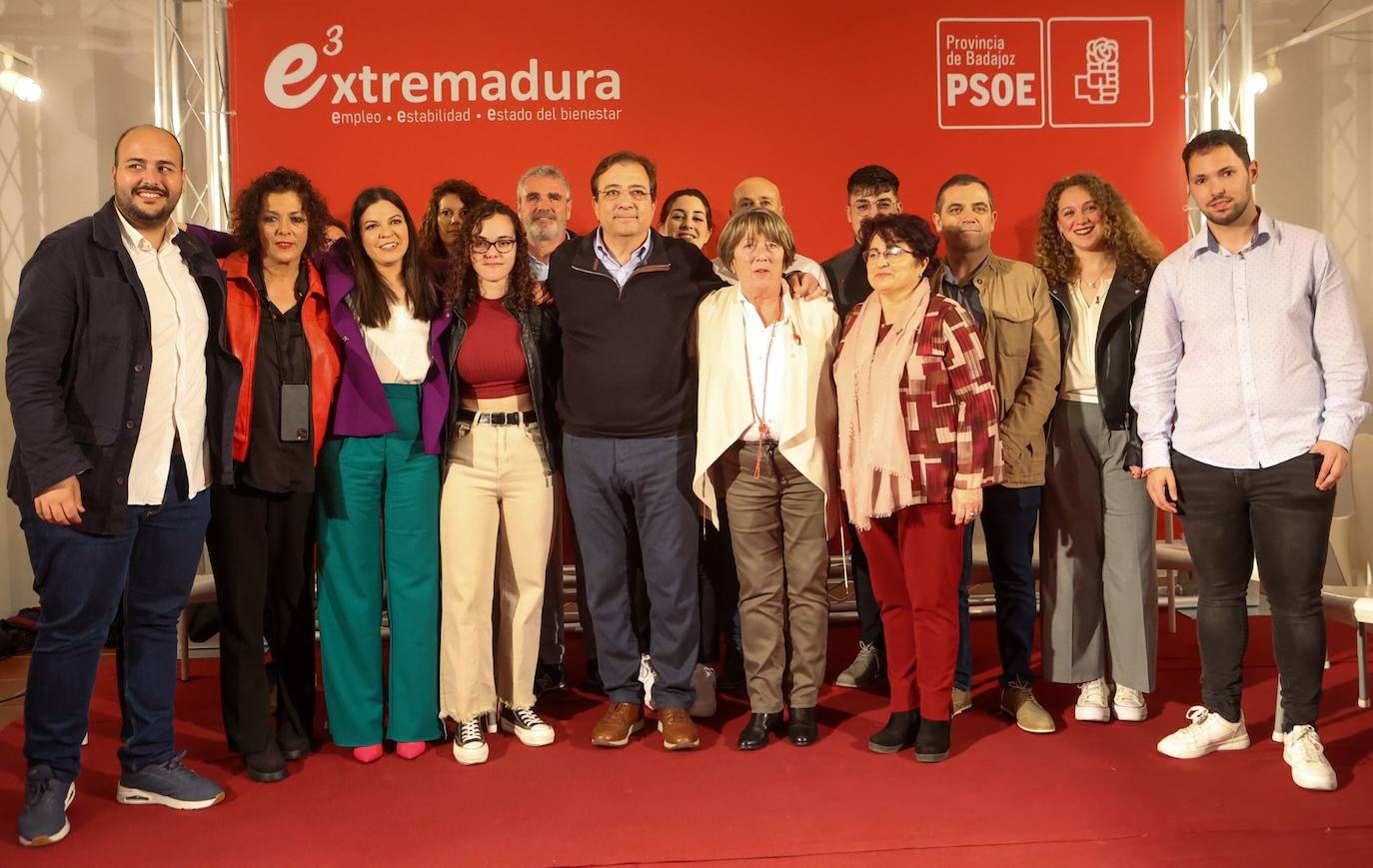 Fernández Vara interviene en un acto en Fuente de Cantos y visita empresas locales