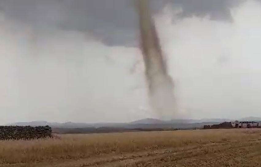 Un tornado en el paraje La Zorrilla sorprende a los vecinos de Fuente de Cantos