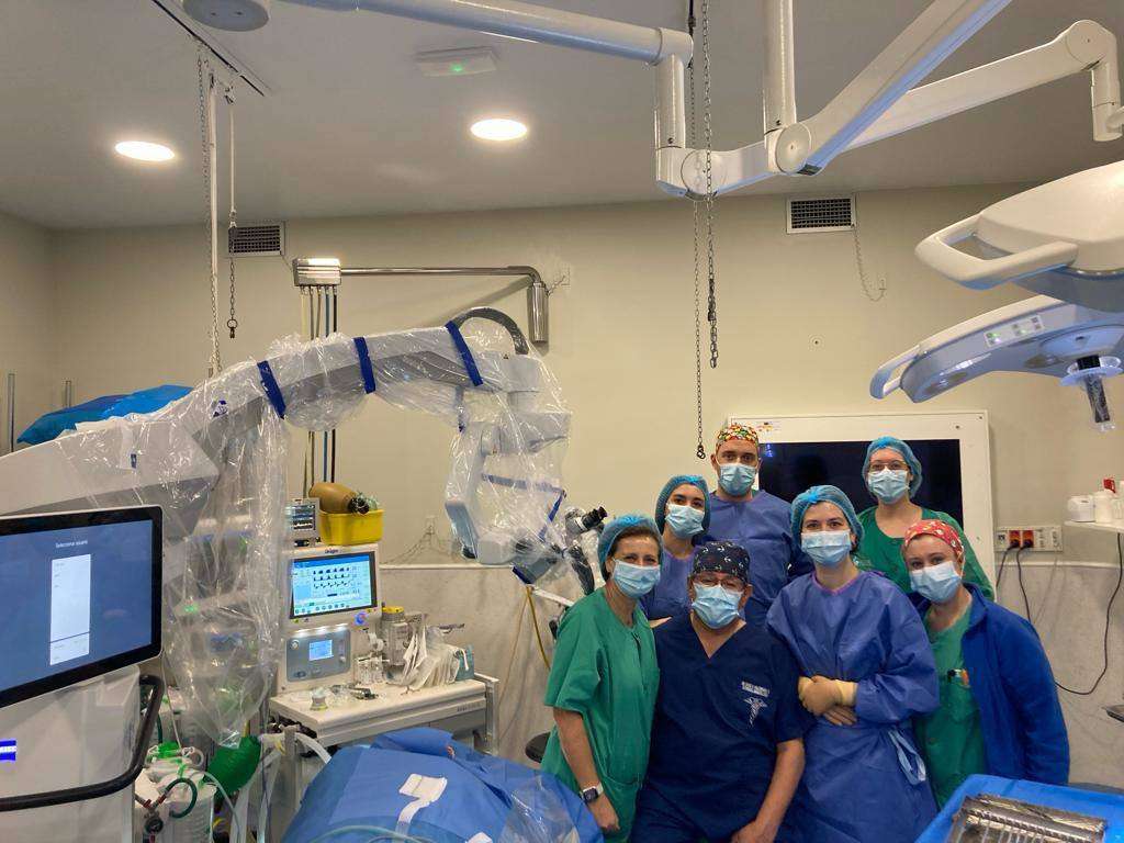 El SES dota al Hospital de Llerena de un nuevo microscopio quirúrgico