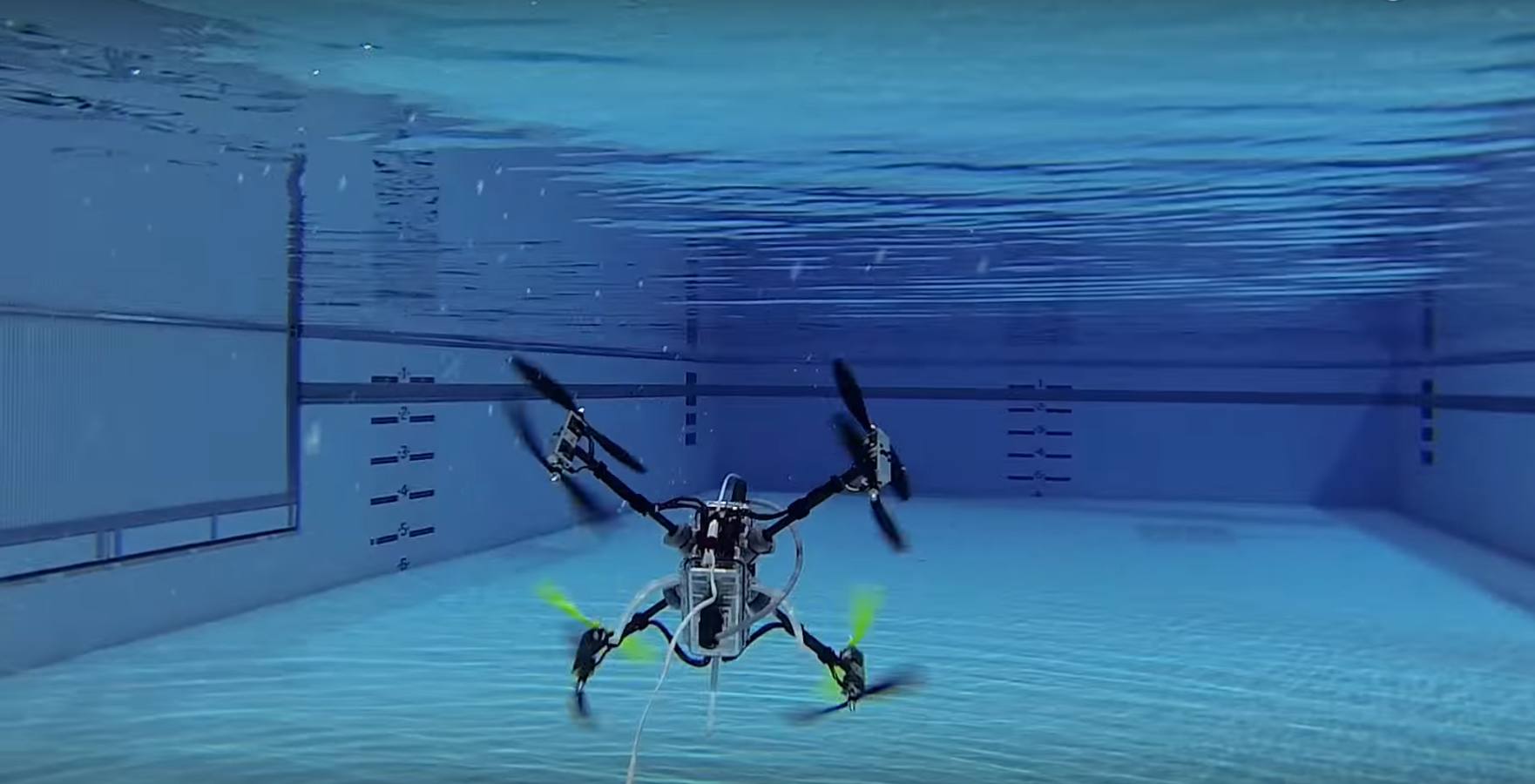 El fuentecanteño Javier Díez desarrolla un dron que puede desenvolverse también bajo el mar