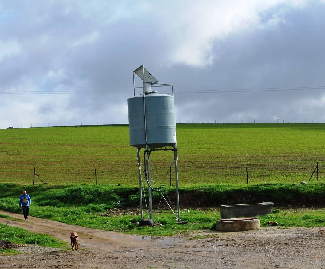 Los agricultores disponen de un punto de llenado para carros de herbicidas